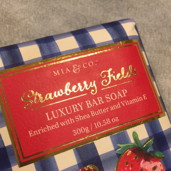 Scented Strawberry Fields Luxury Bar Hand Soap NWT 10.58oz shea butter vit E - Picture 14 of 15